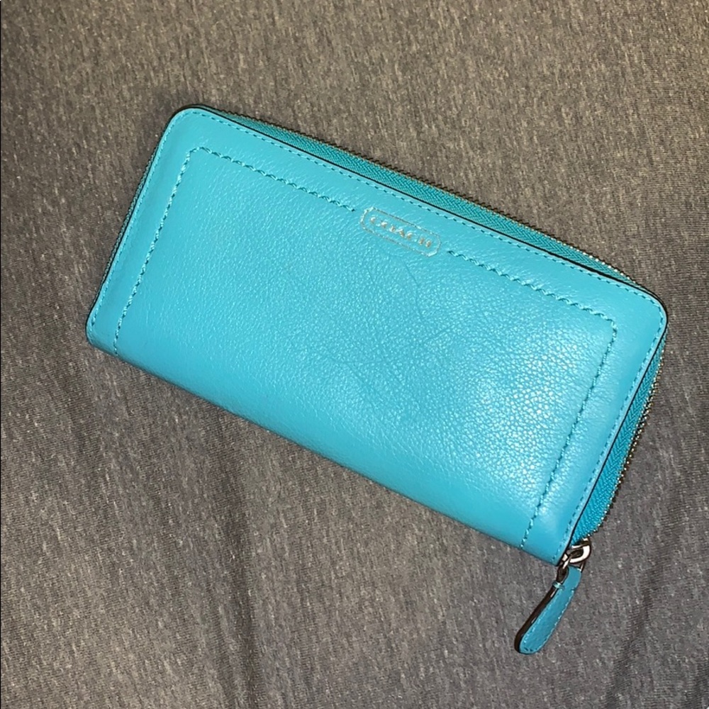 SOLD BRAND NEW COACH Accordion Zip Wallet